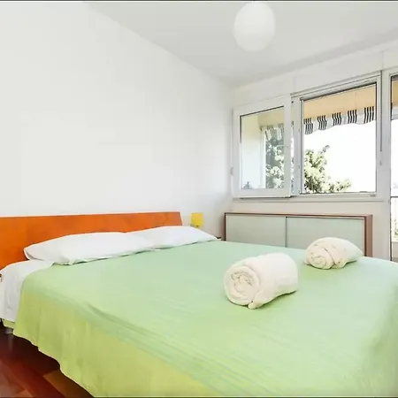 Put Meja Apartament Split