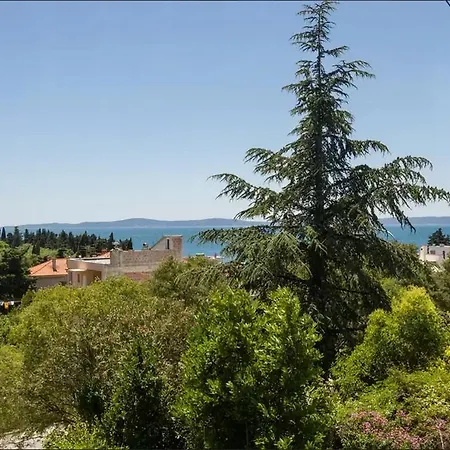 Apartment Put Meja *