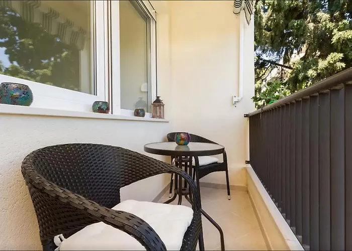 Put Meja Apartament *